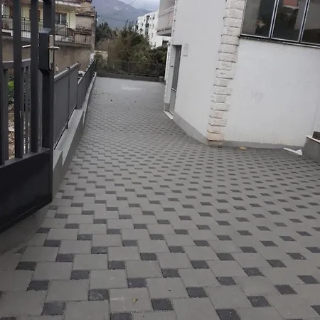 New Dany With Parking For Two アパート